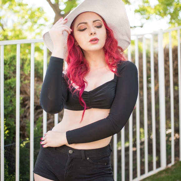 Tube Top With Sleeves - Picture 1 of 1